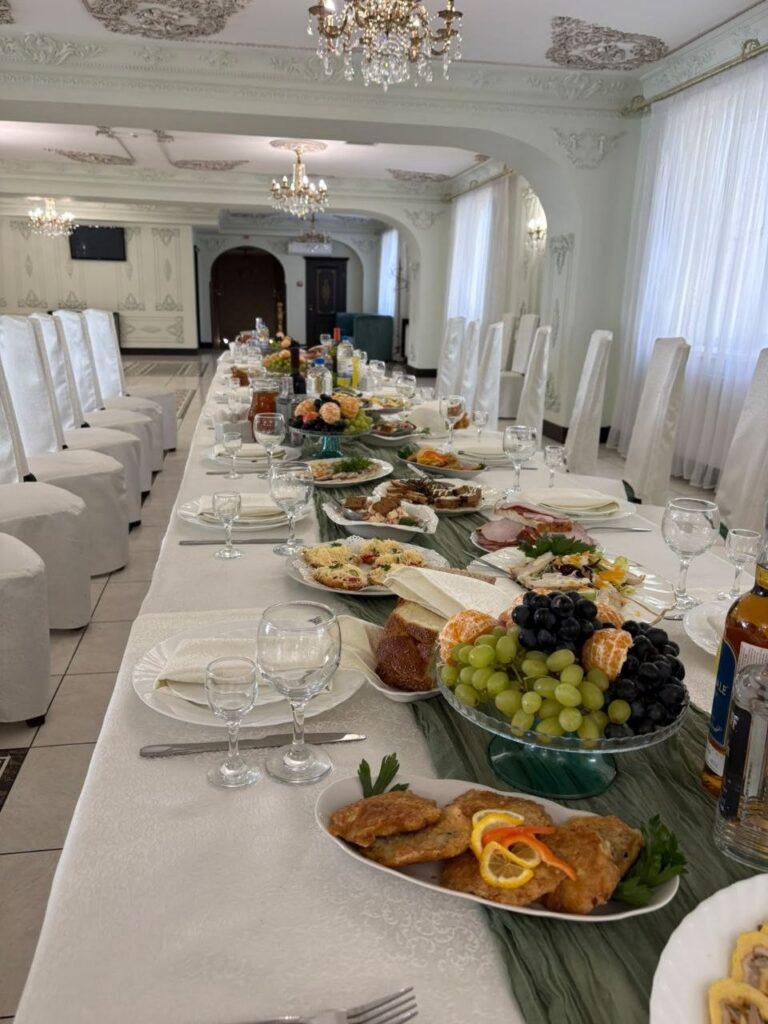 Святкова сервіровка